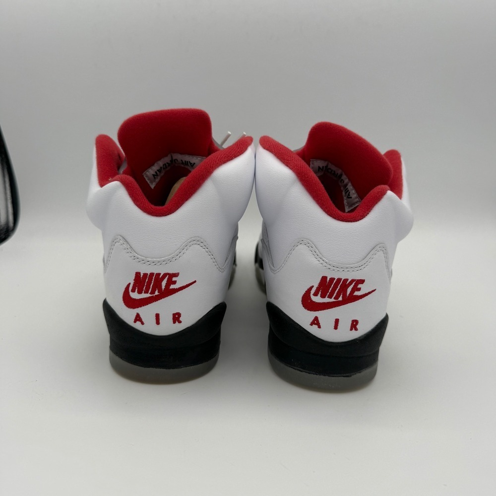 Air Jordan 5 Retro (GS) True White / Fire Red Black Youth Sneakers‎ - Picture 4 of 6